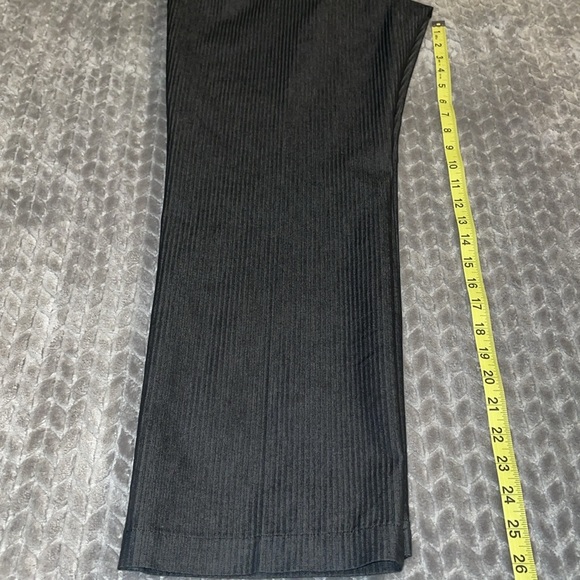 Anthropologie G.H. Bass & Co Pin Stripe Dress Capris.  Size 8. - Picture 8 of 11